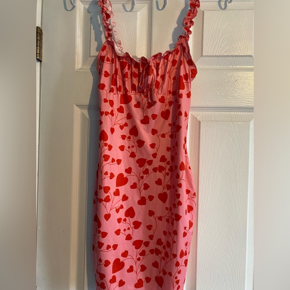 Ruched Bust Frill Trim Heart Print Bodycon Dress